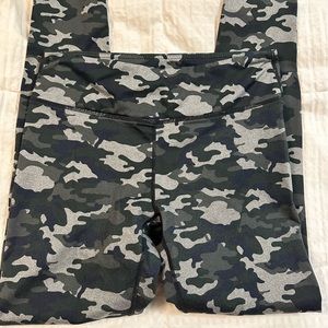 Fabletics Camo leggings